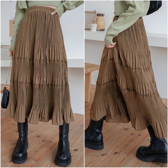 Luxe High Waisted Pleated Ruffle Maxi Skirt - Picture 3 of 4
